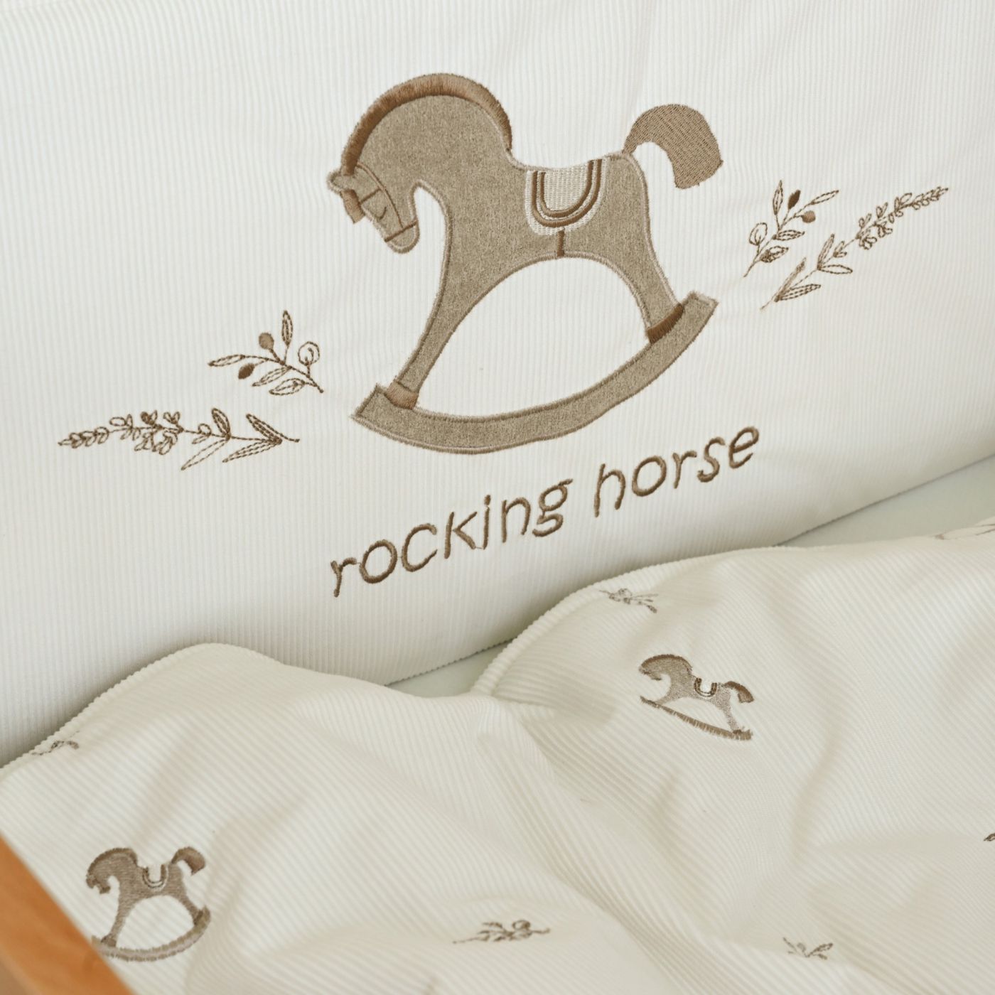 סט מצעים למיטת תינוק קורדורוי Rocking horse
