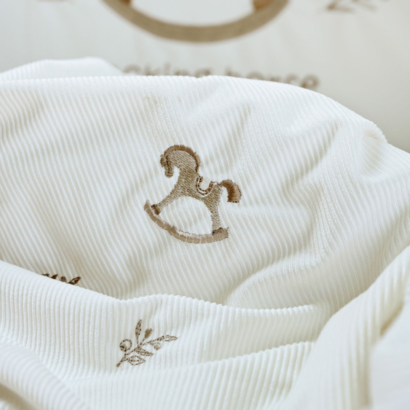 סט מצעים למיטת תינוק קורדורוי Rocking horse