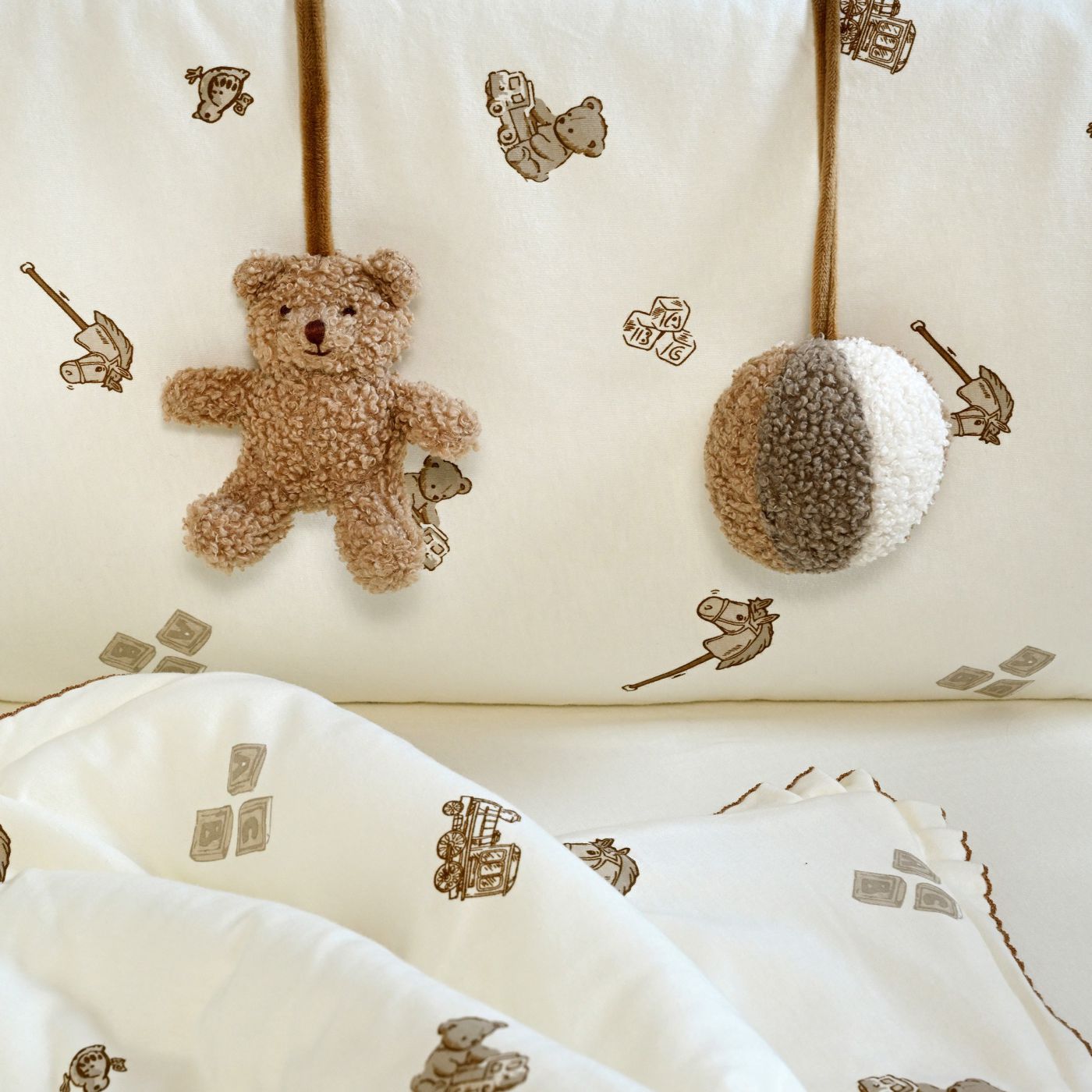 סט מצעים למיטת תינוק TOYS