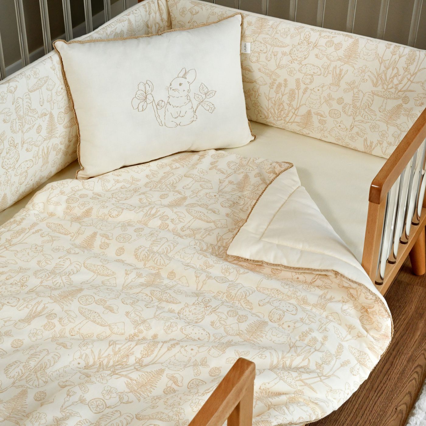 סט מצעים למיטת תינוק מאזלין ארנב בז’