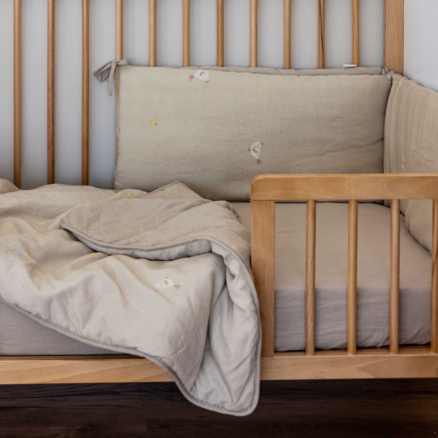 סט עריסה אפרוחים מודפס