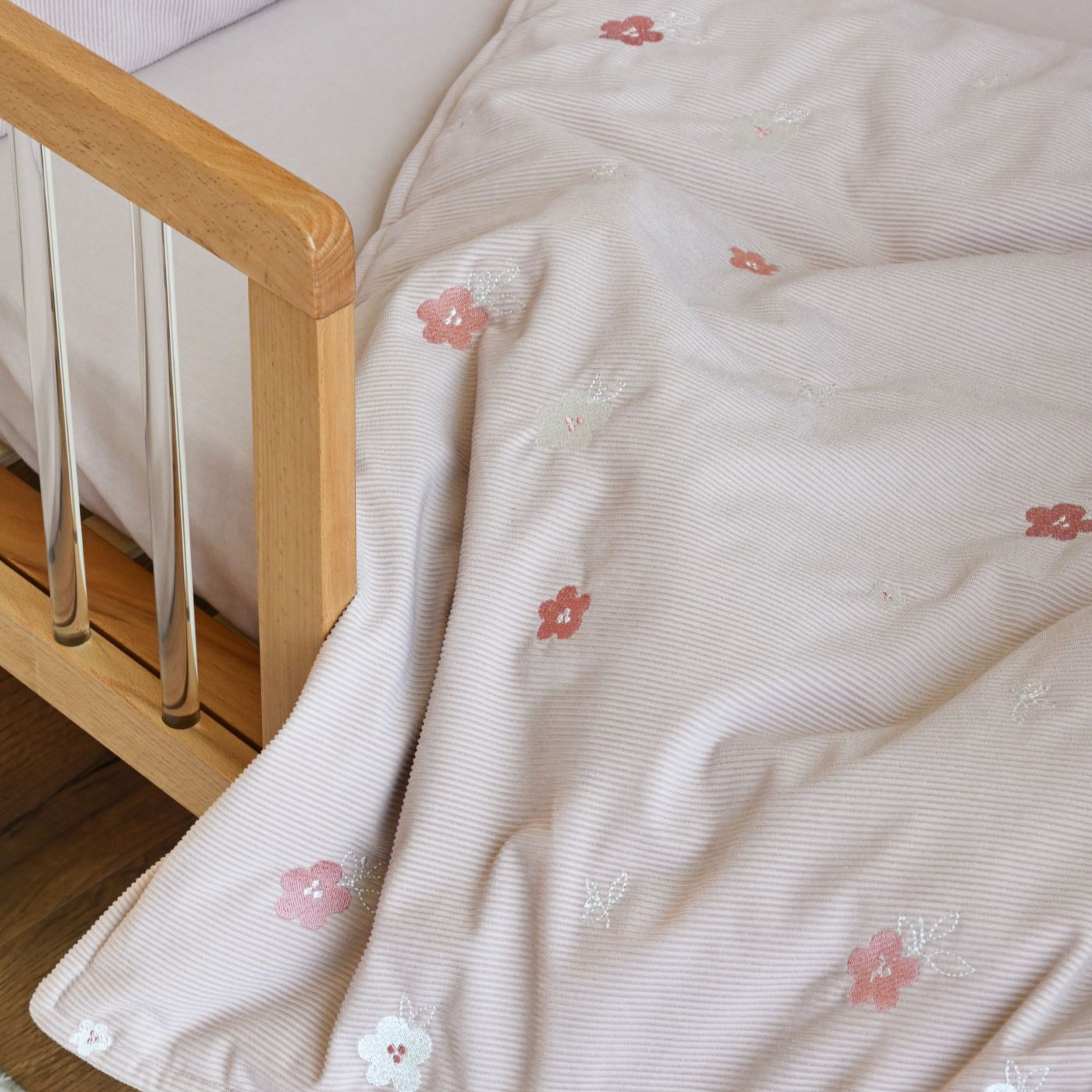 סט מצעים לעריסה עם נחשוש קלוע קורדורוי Butterfly