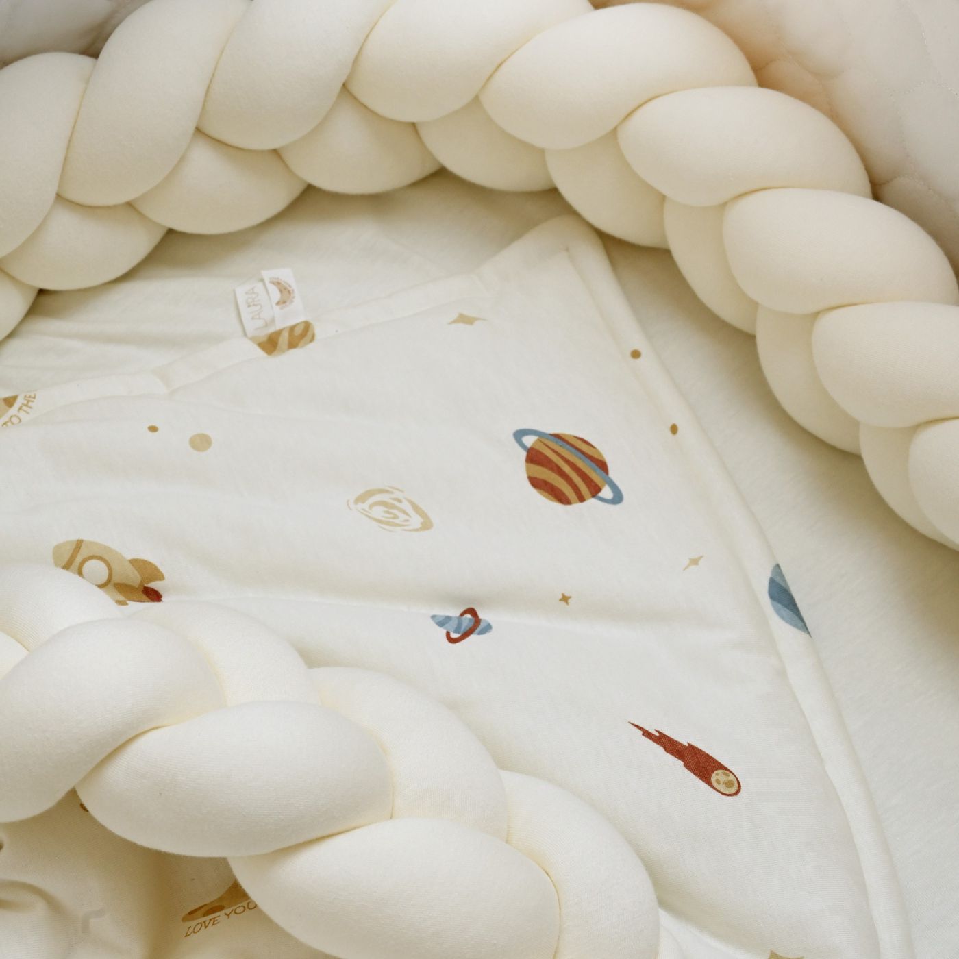 סט עריסה עם כרית נחשוש קלועה Space