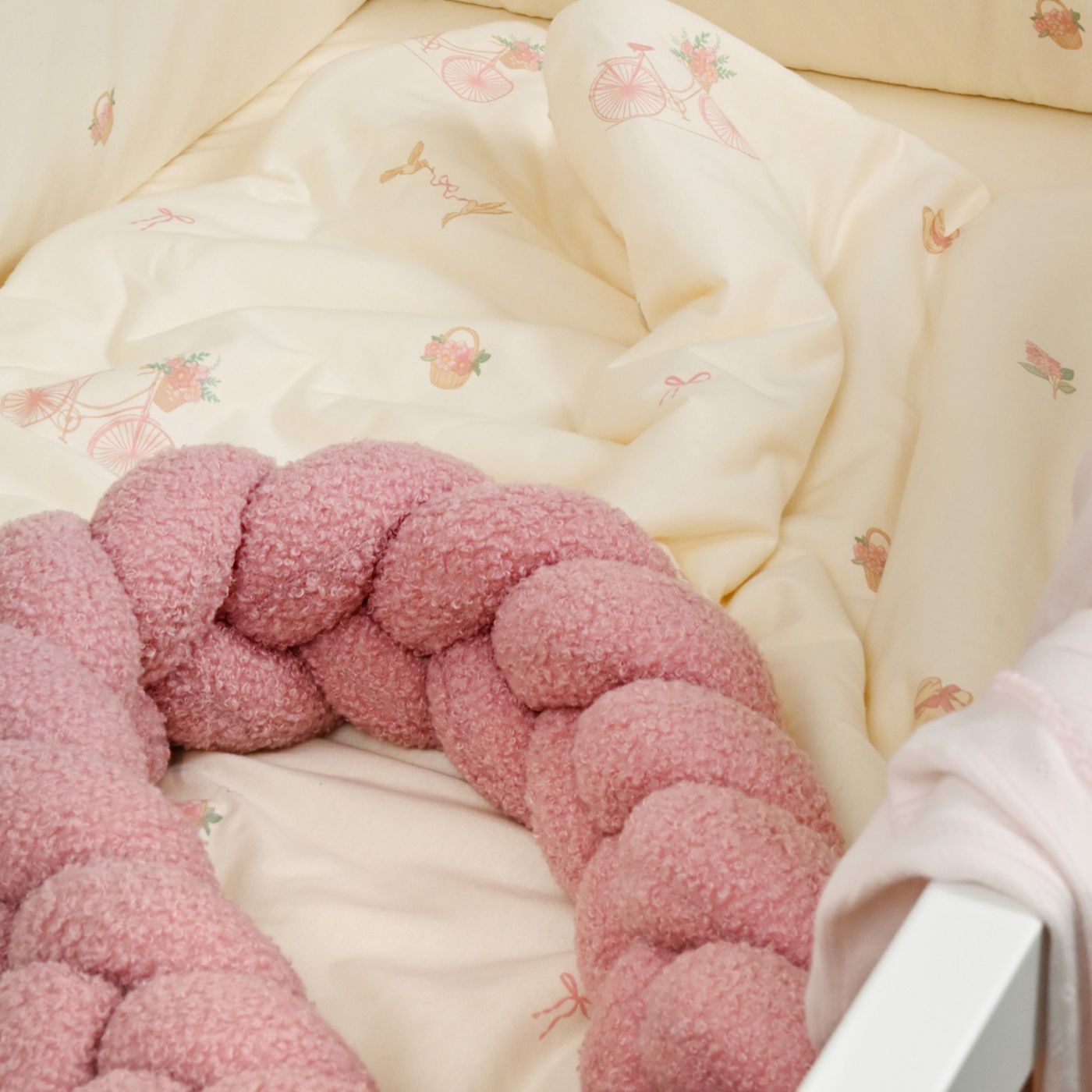 סט עריסה עם כרית נחשוש קלועה אופניים Pink