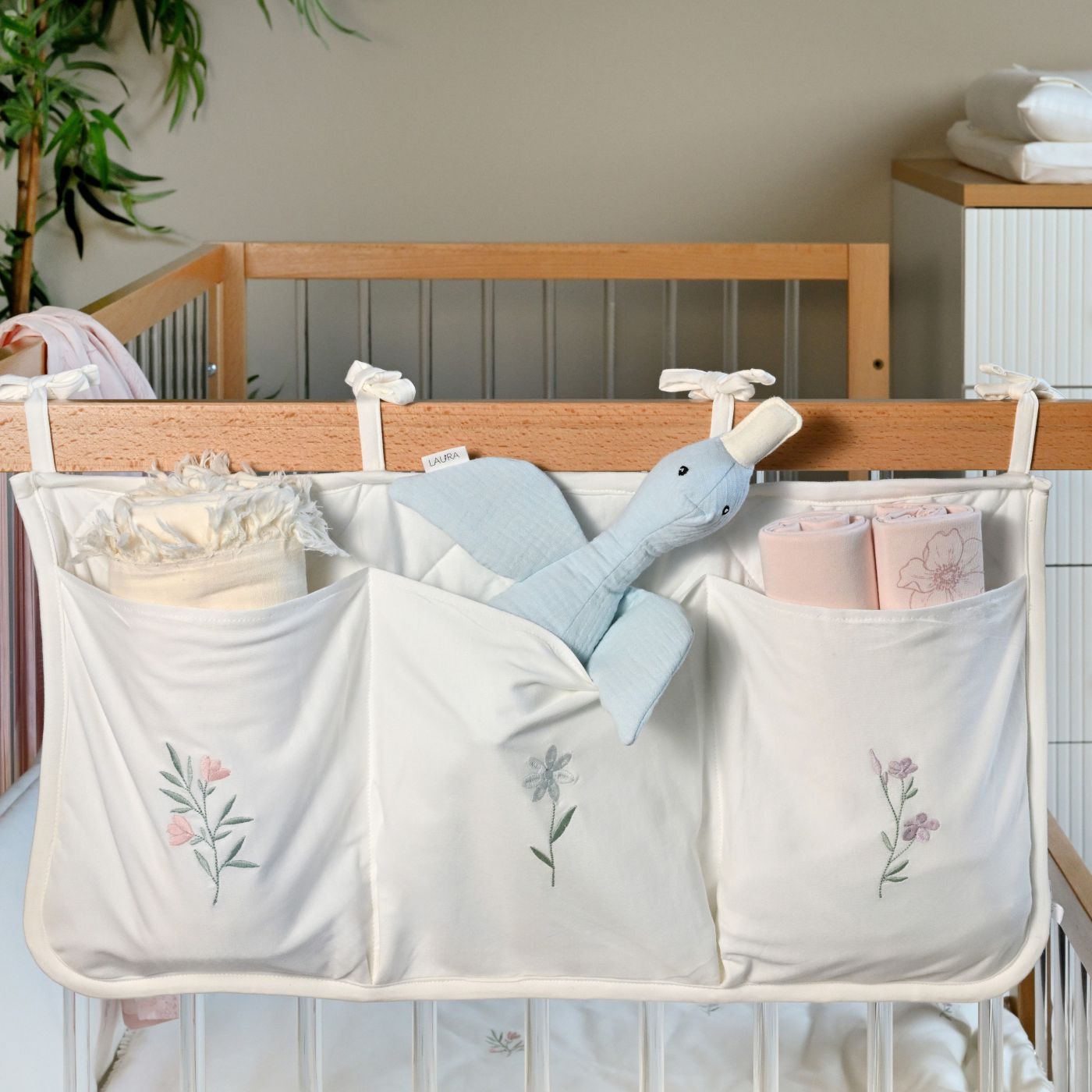 אירגונית 3 תאים פרחים רקומים