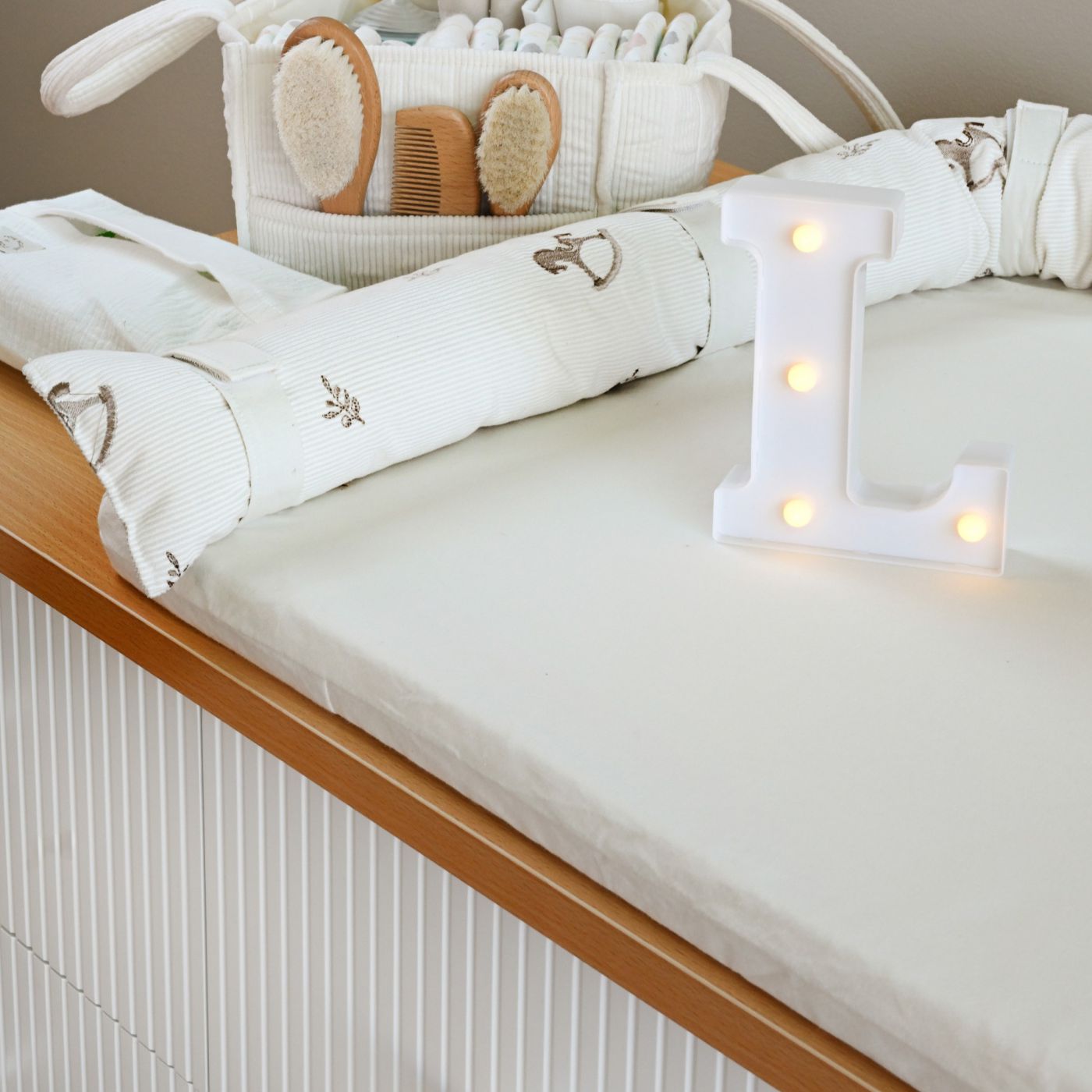 משטח החתלה קורדורוי Rocking horse