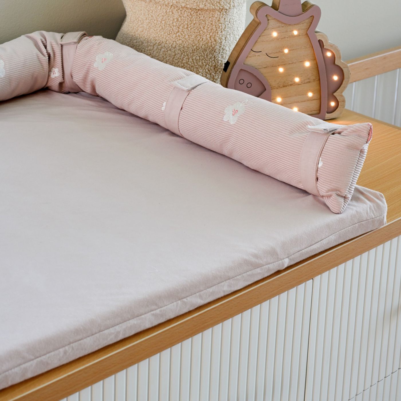 משטח החתלה קורדורוי Butterfly