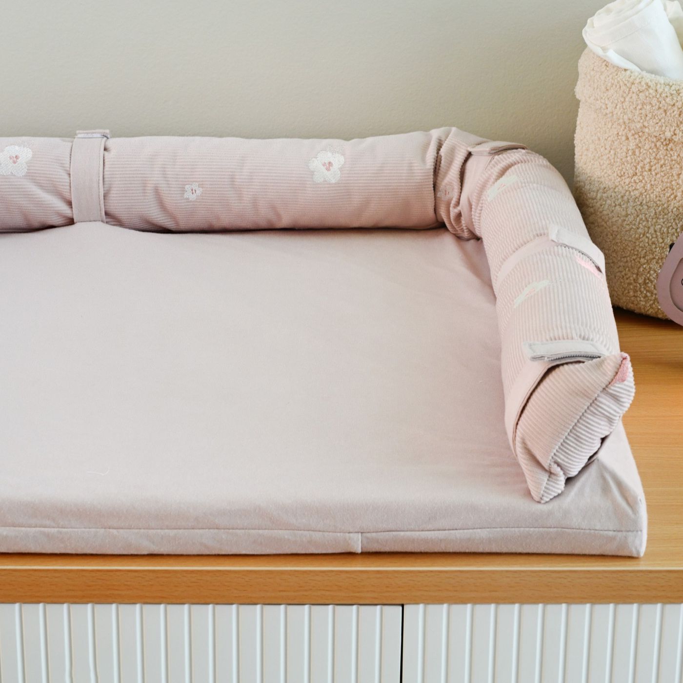 משטח החתלה קורדורוי Butterfly