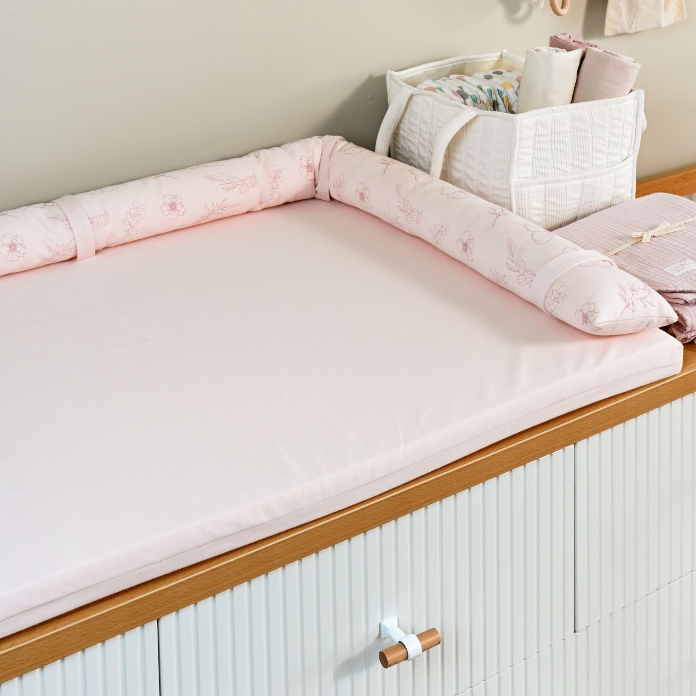 משטח החתלה Spring