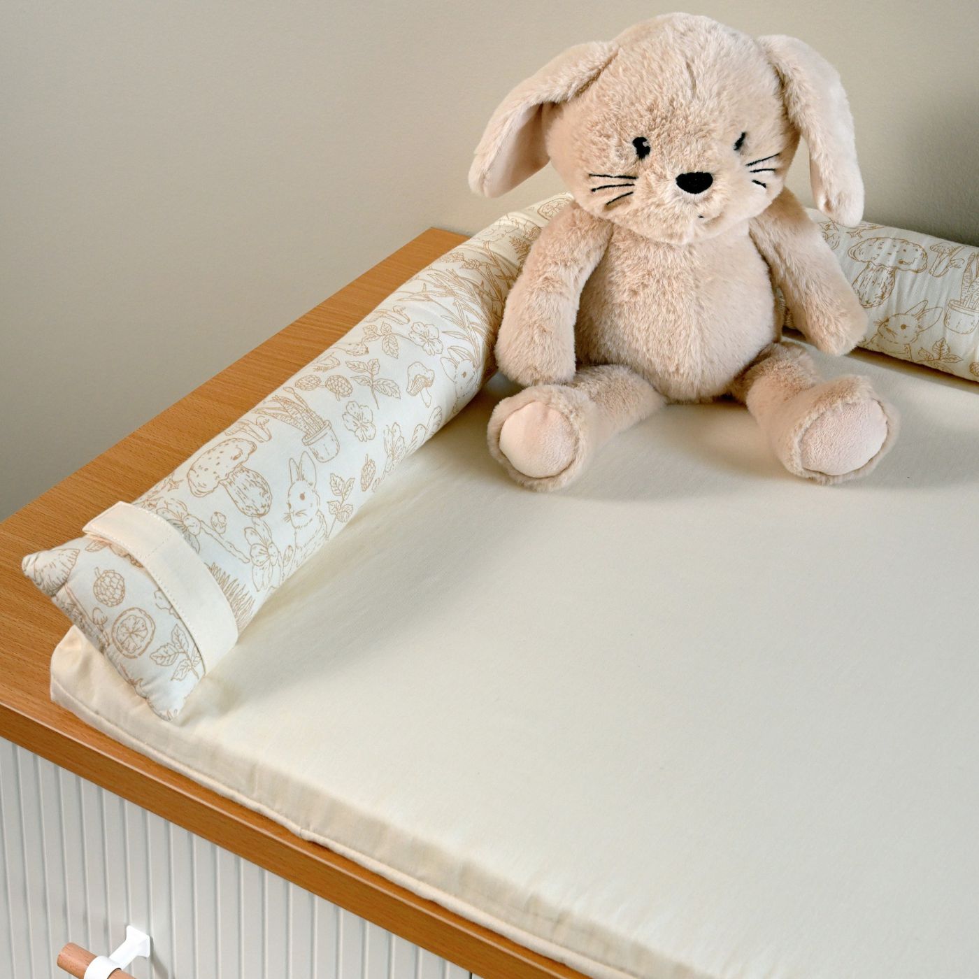 משטח החתלה מאזלין ארנב בז’