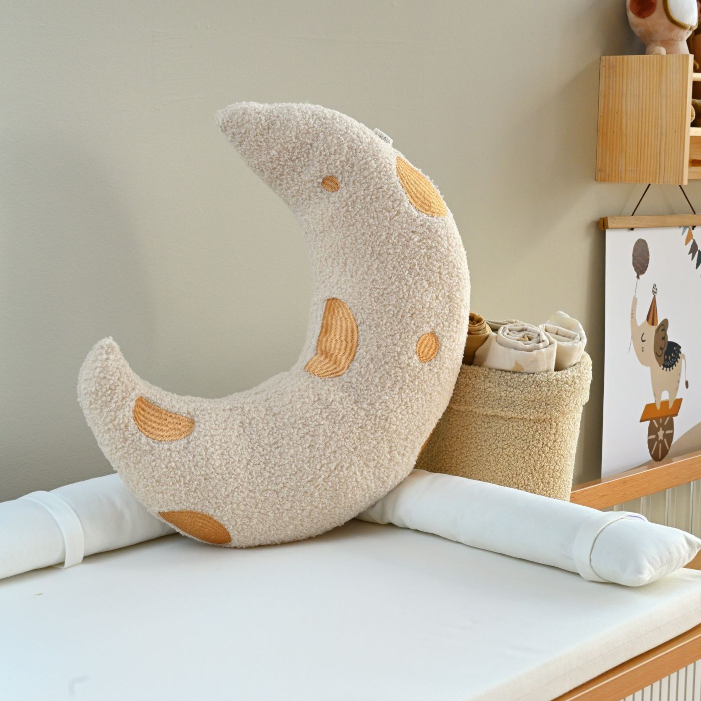 כרית דקורטיבית Space