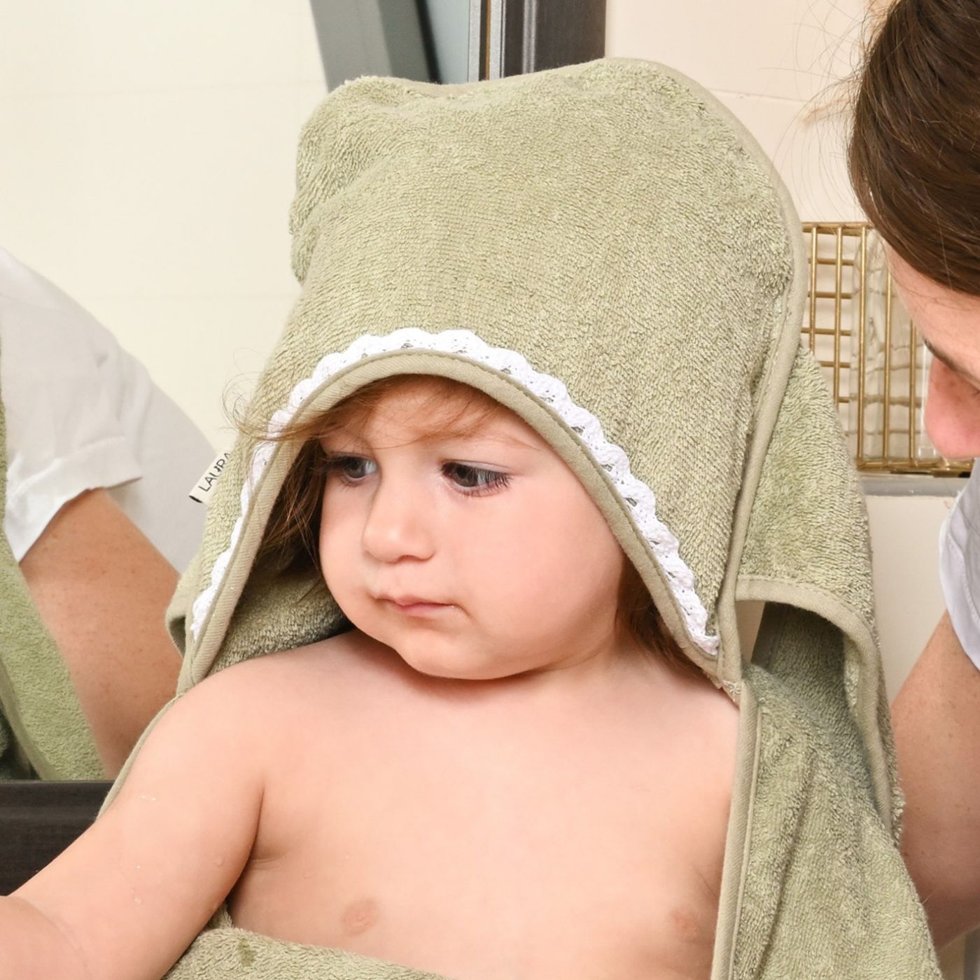 מגבת קשירה וכובע תחרה ירוקה