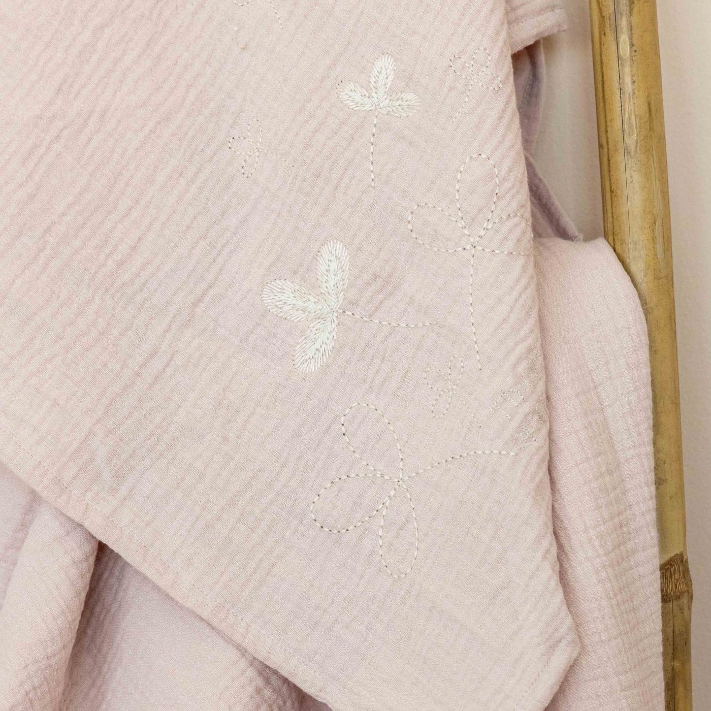 זוג חיתולי טטרא 70X70 ס”מ חלקים עם רקמה EMB ורוד פרחים