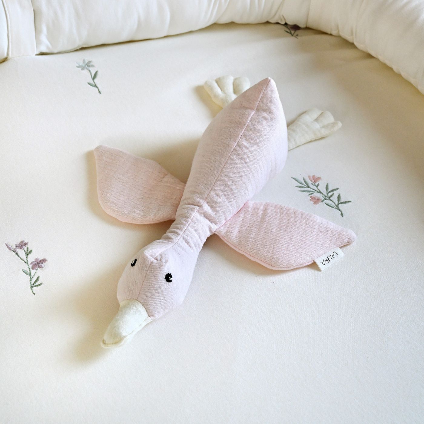 בובת רעשן ברווז ורוד