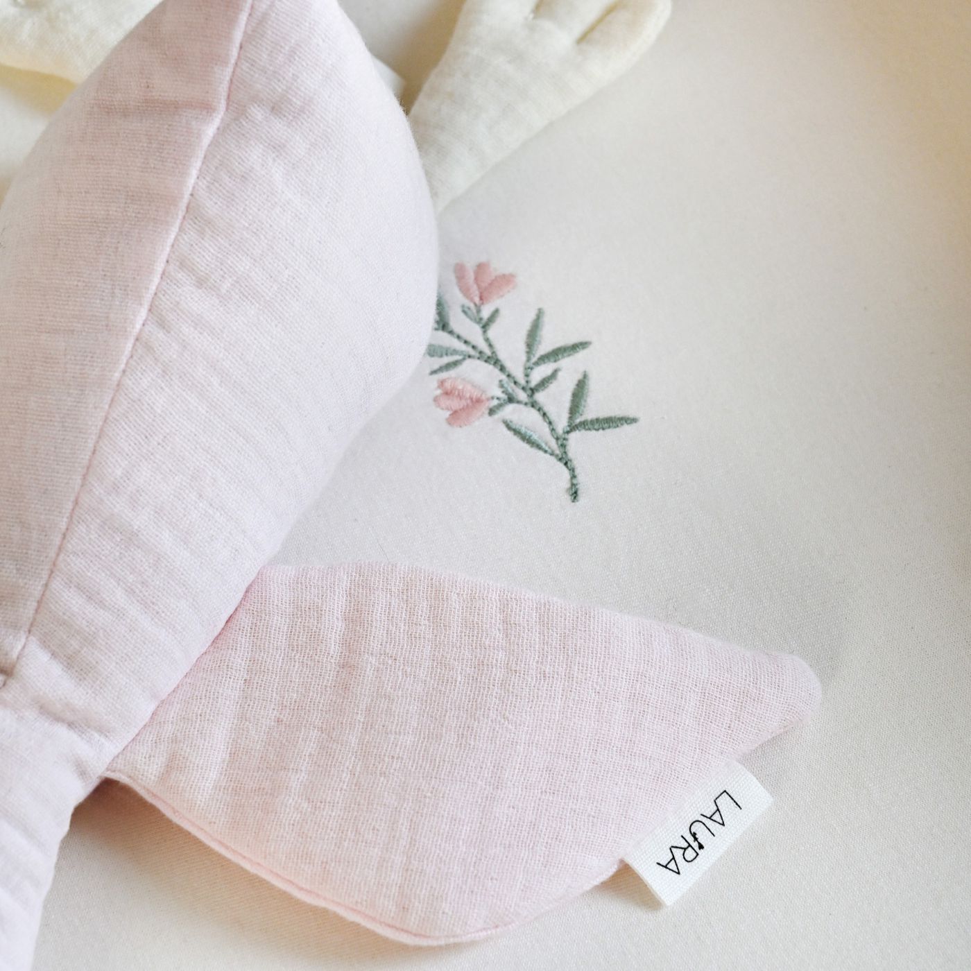 בובת רעשן ברווז ורוד