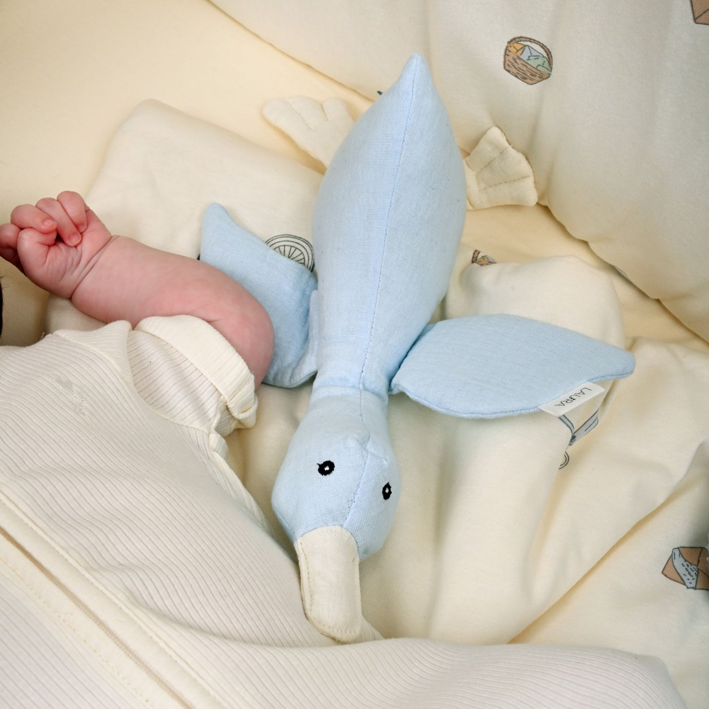 בובת רעשן ברווז תכלת