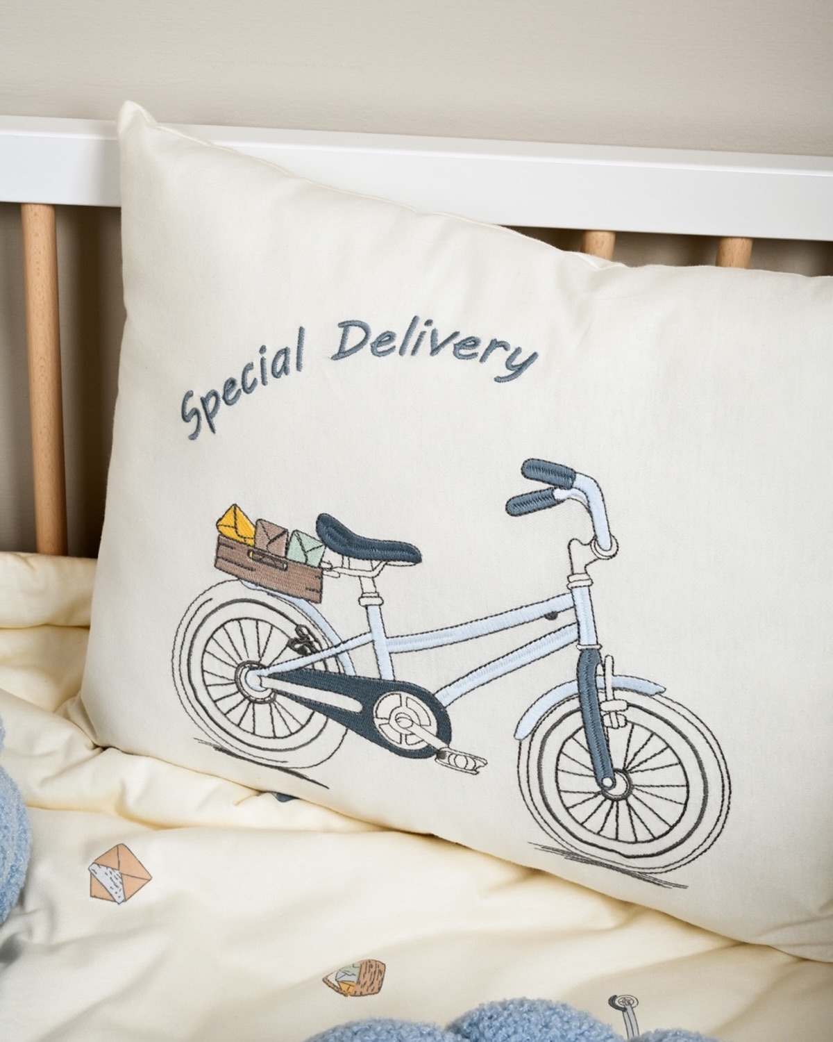 Spacial Delivery ✉️🚲