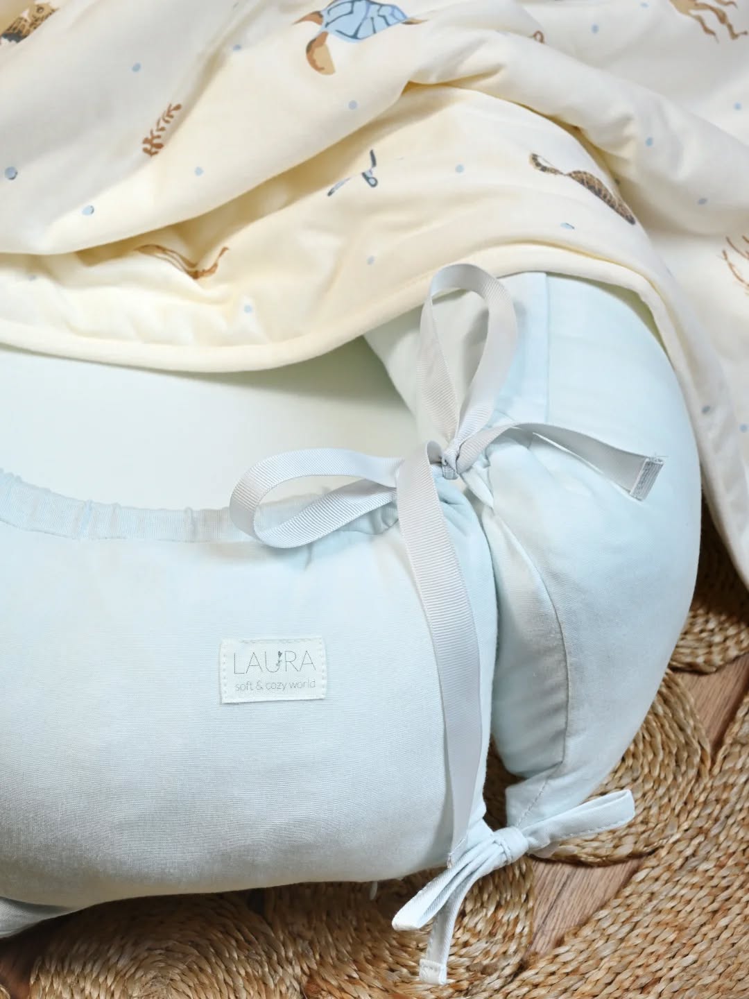 soft & cozy world
BY LAURA🪬