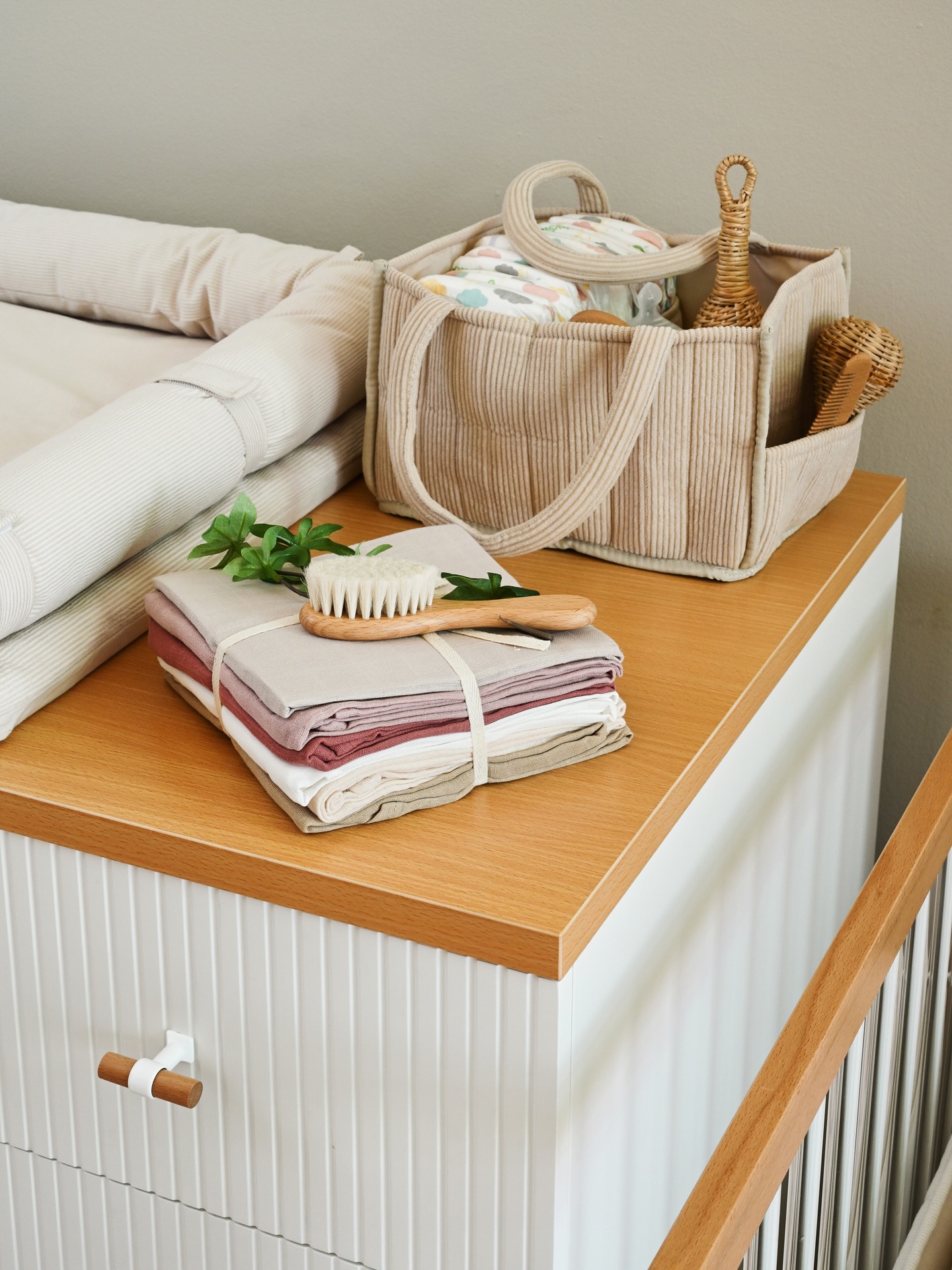 All you need is love (and the right accessories) 🤍✨